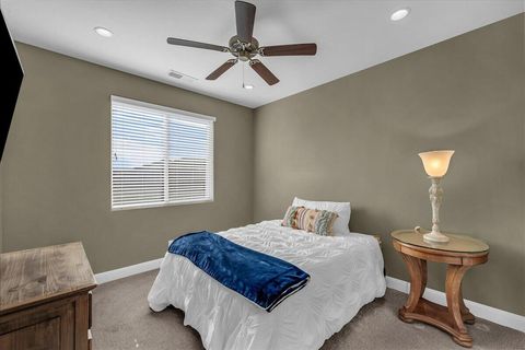 Tiny photo for 811 N CROWN KING Ave, Washington, UT 84780 (MLS # 26-268582)