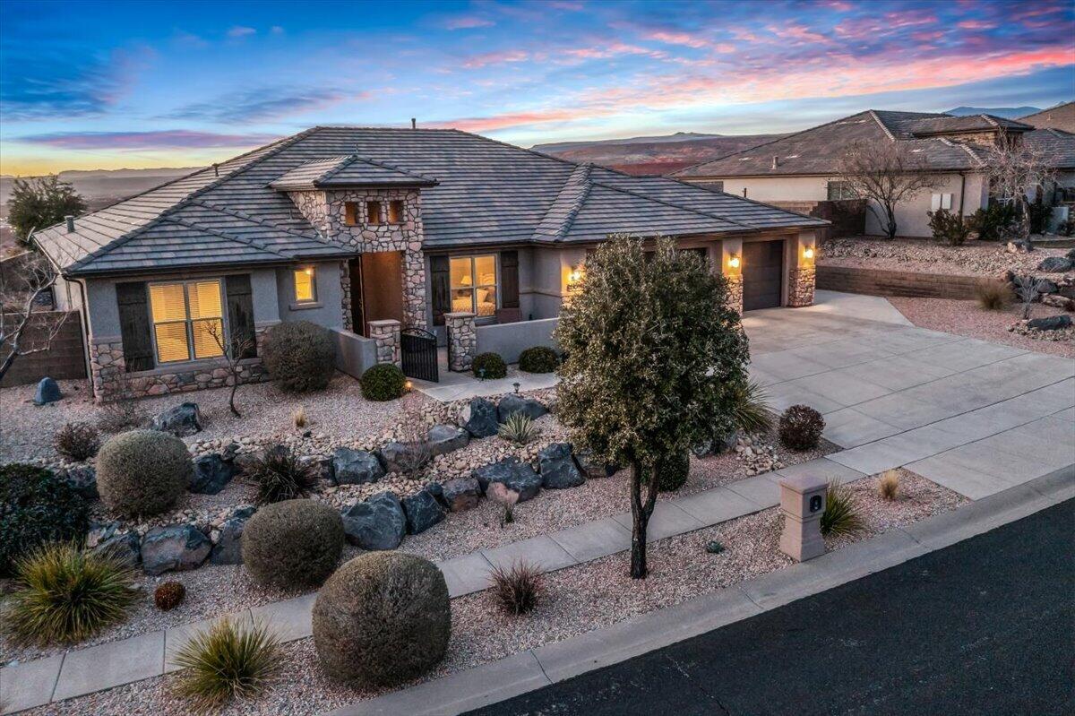 HIGHLAND PARK AT THE CORAL CANYON - Residential