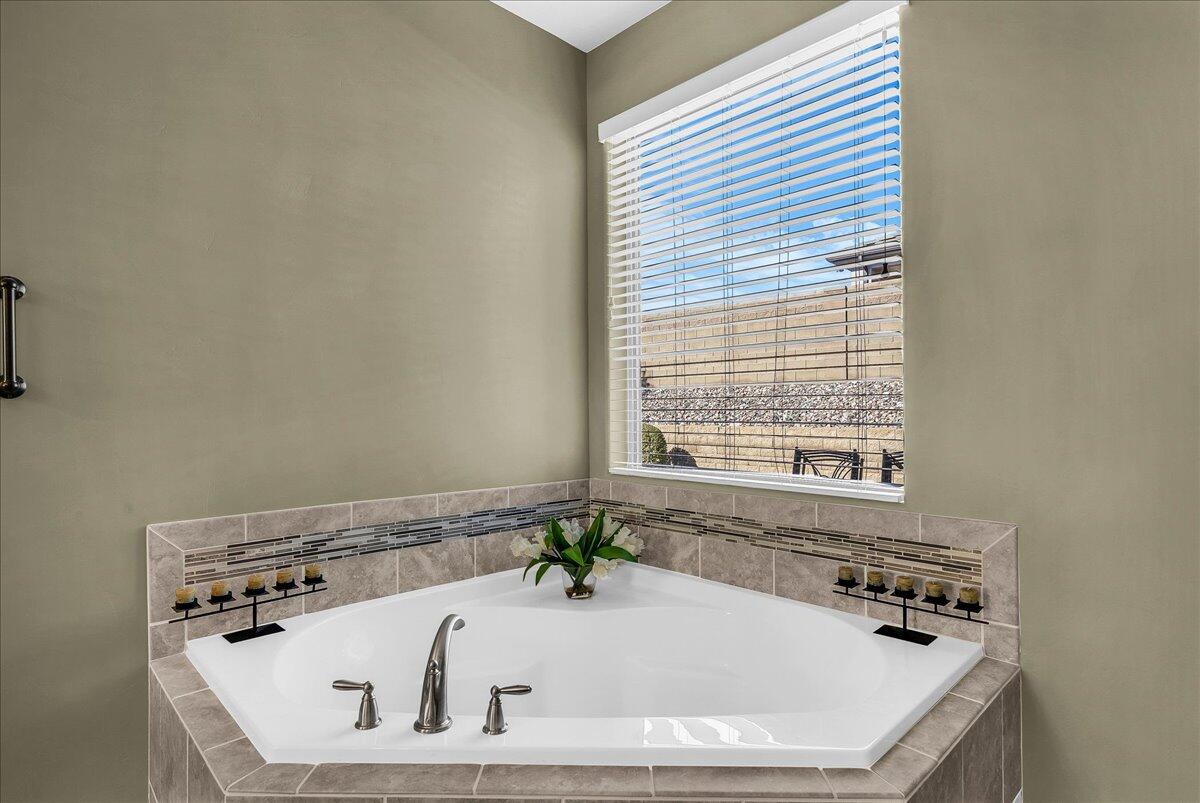 HIGHLAND PARK AT THE CORAL CANYON - Residential