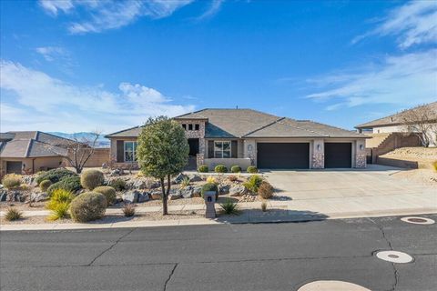 Tiny photo for 811 N CROWN KING Ave, Washington, UT 84780 (MLS # 26-268582)