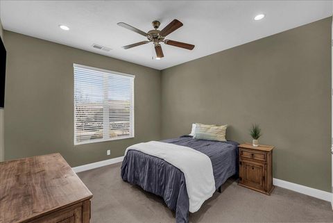 Tiny photo for 811 N CROWN KING Ave, Washington, UT 84780 (MLS # 26-268582)