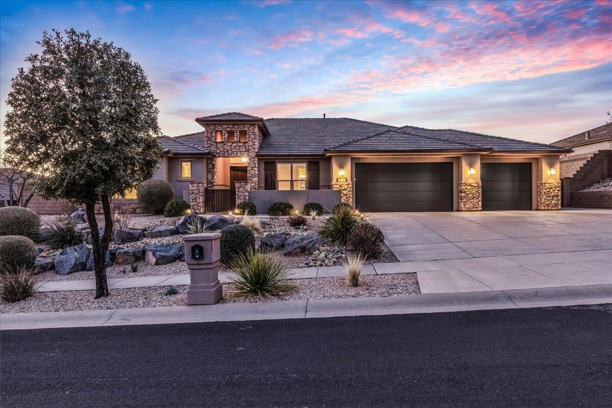 HIGHLAND PARK AT THE CORAL CANYON - Residential