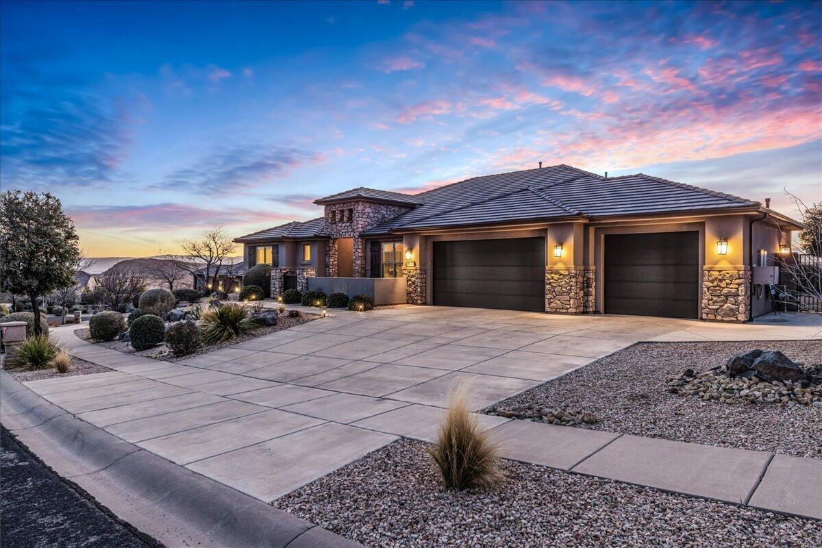 HIGHLAND PARK AT THE CORAL CANYON - Residential