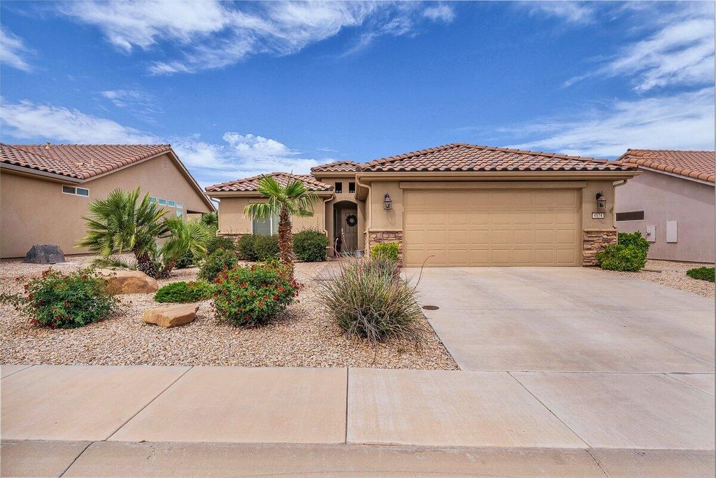 Photo of 4574 S ELROSE DR, Saint George, UT 84790 (MLS # 26-271258)