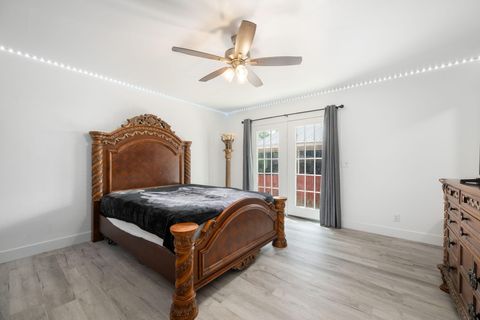 Tiny photo for 210 S 500 East E, Saint George, UT 84770 (MLS # 26-271437)