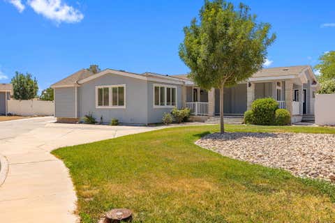 Photo of 321 N 3420 W, Hurricane, UT 84737 (MLS # 26-273434)