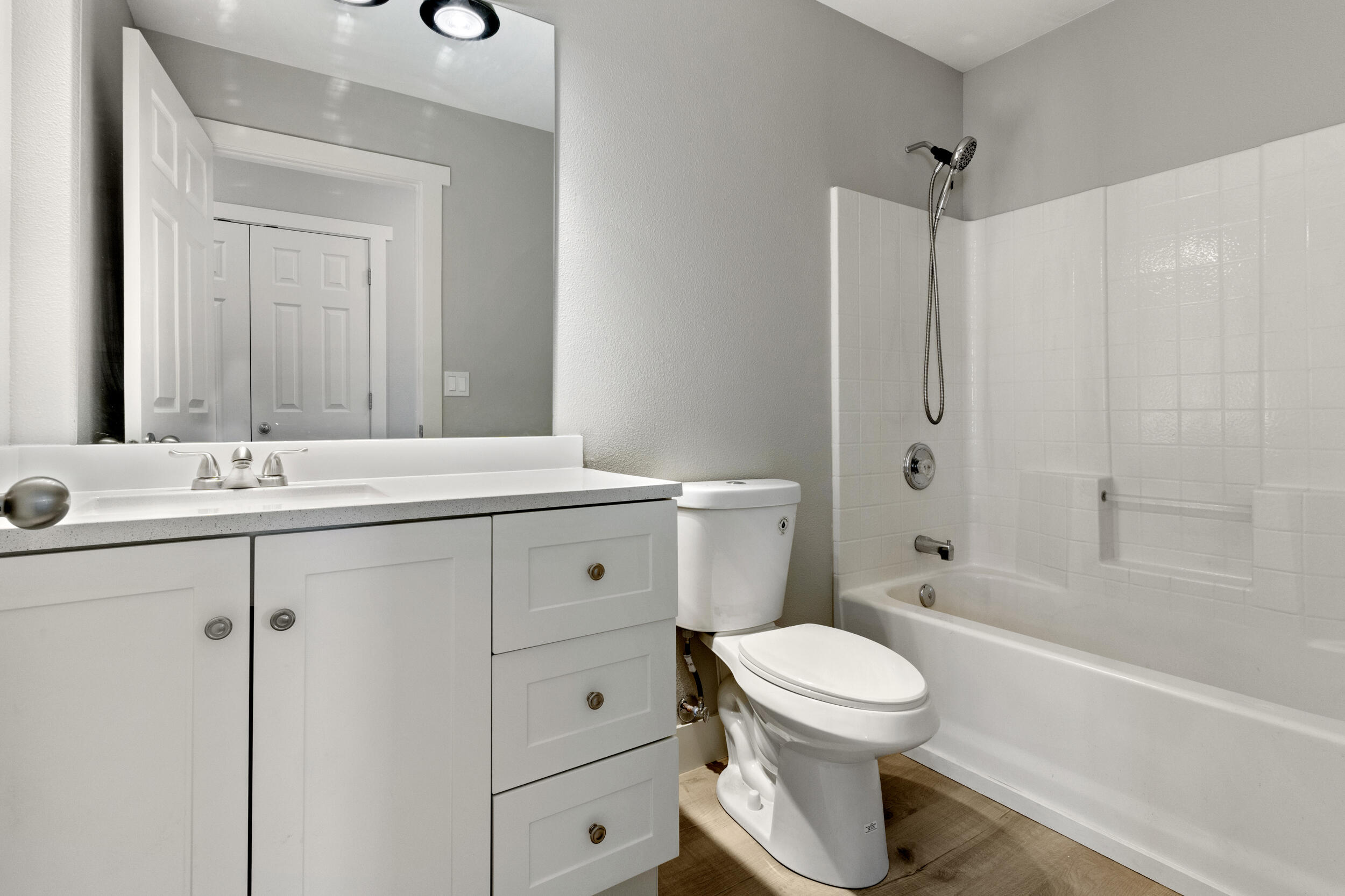 QUAIL LAKE ESTATES - Residential