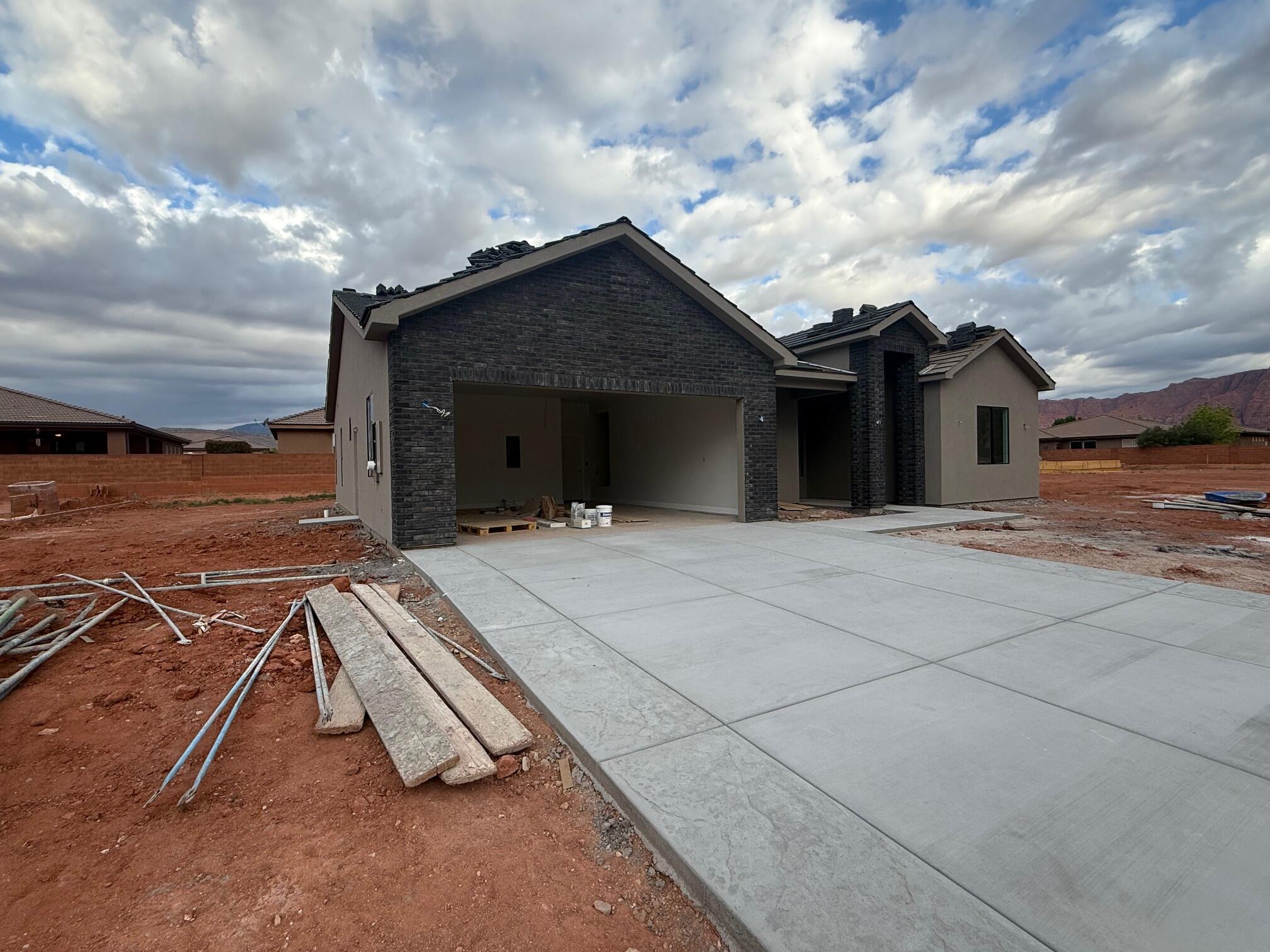 SERENITY ESTATES - Residential