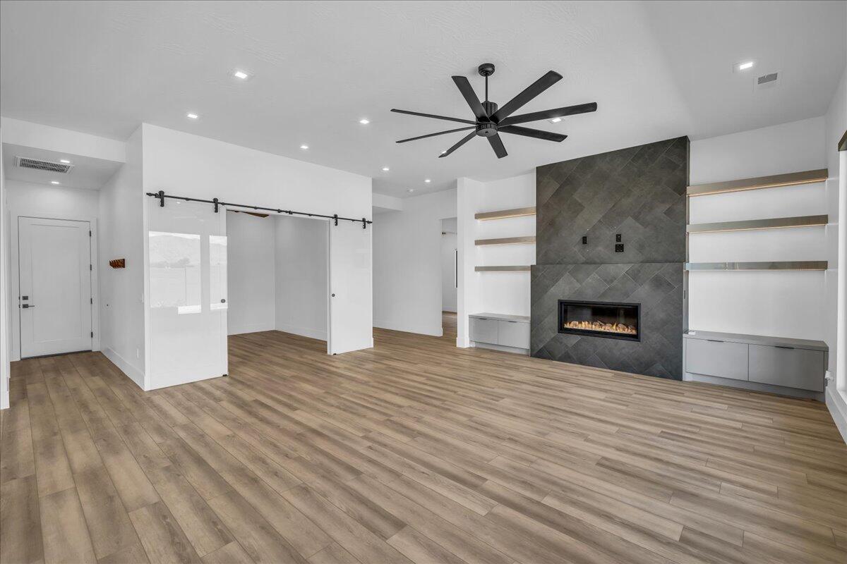 RED MOUNTAIN TERRACE - Residential