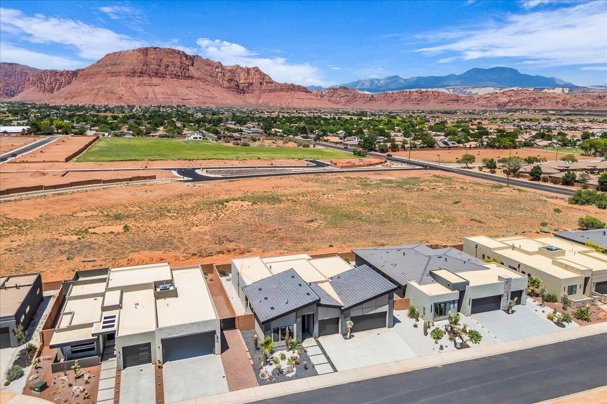 RED MOUNTAIN TERRACE - Residential