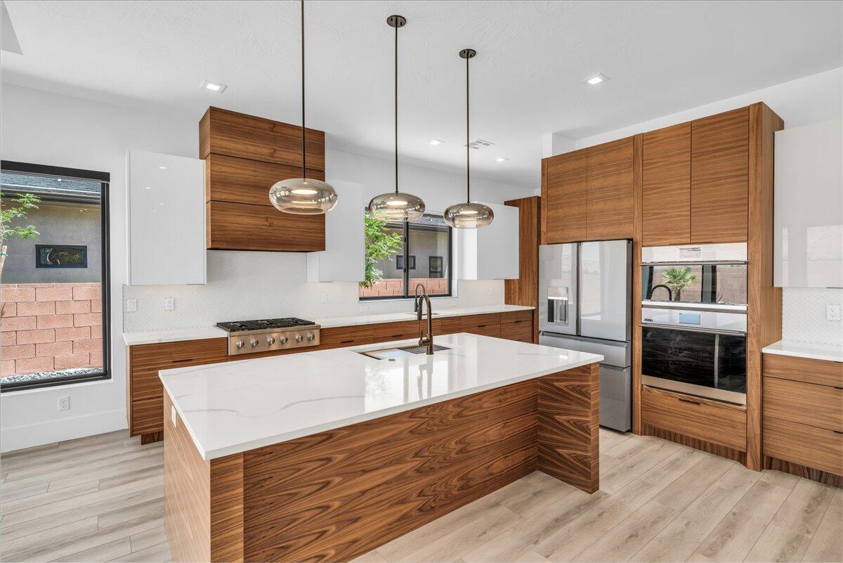 RED MOUNTAIN TERRACE - Residential