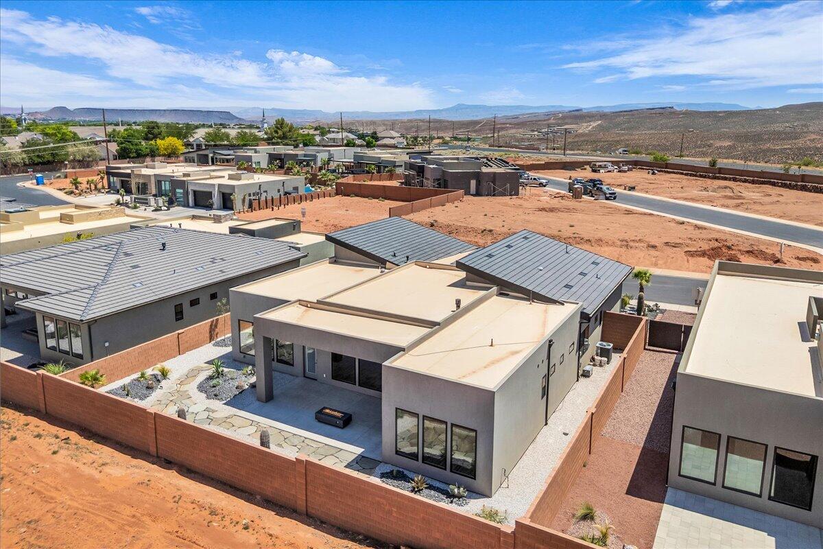 RED MOUNTAIN TERRACE - Residential