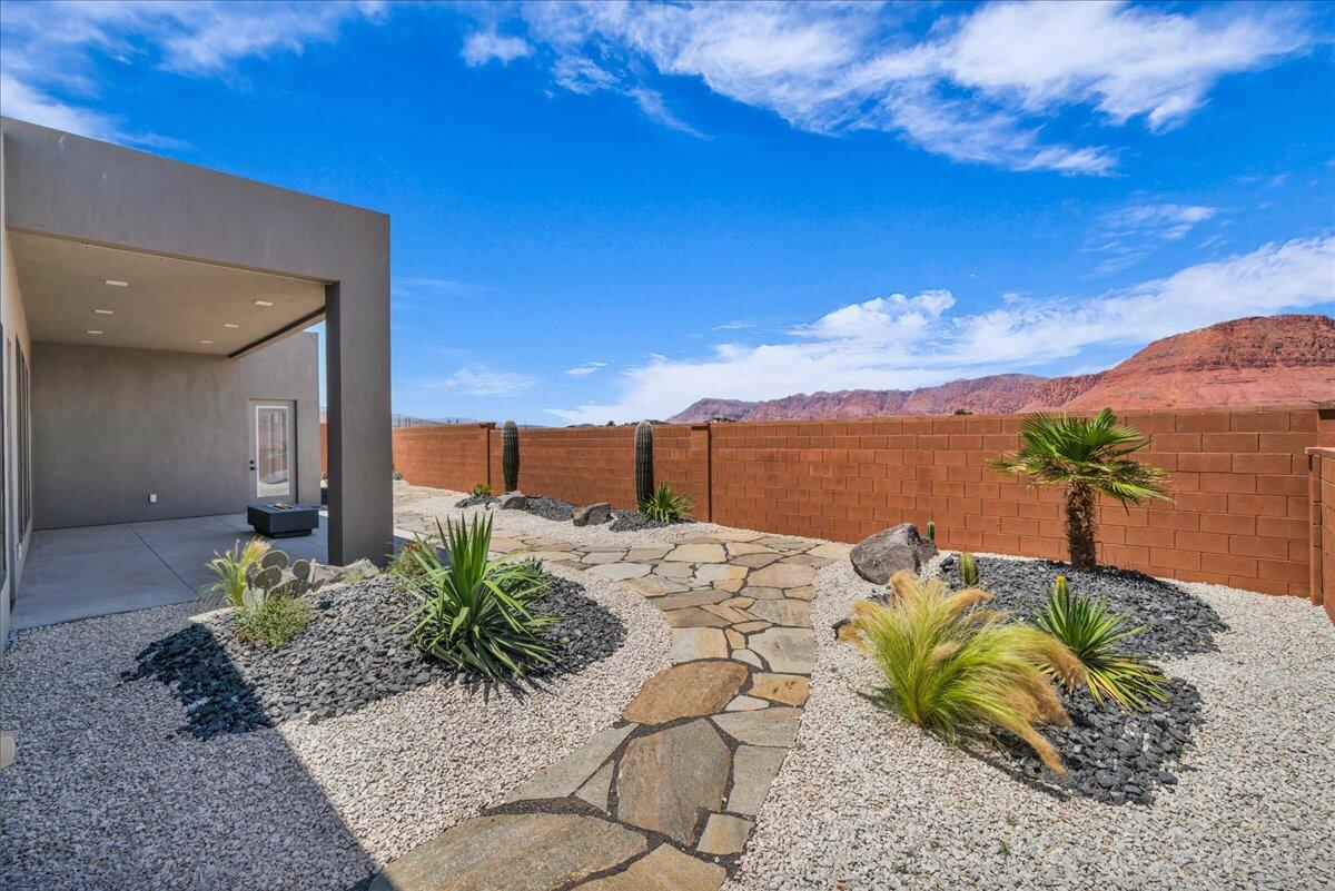 RED MOUNTAIN TERRACE - Residential
