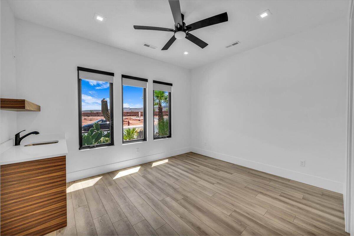 RED MOUNTAIN TERRACE - Residential