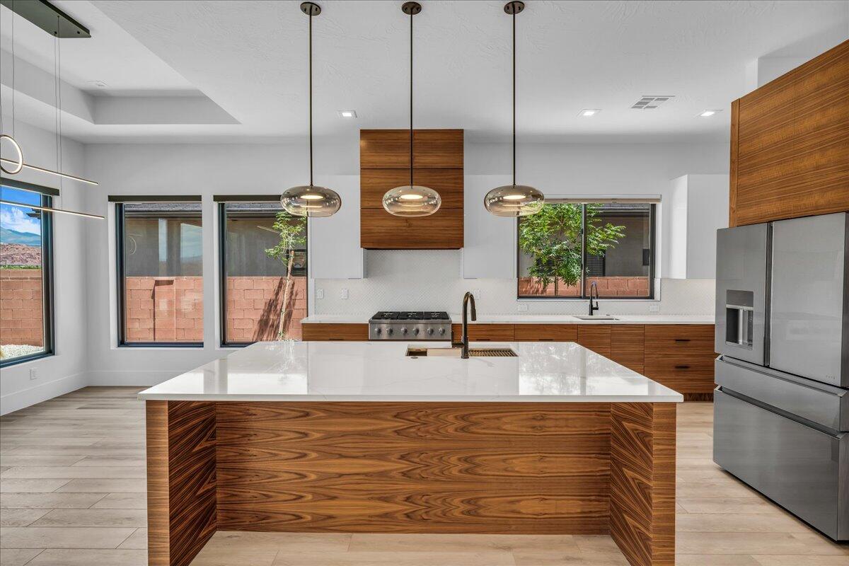 RED MOUNTAIN TERRACE - Residential