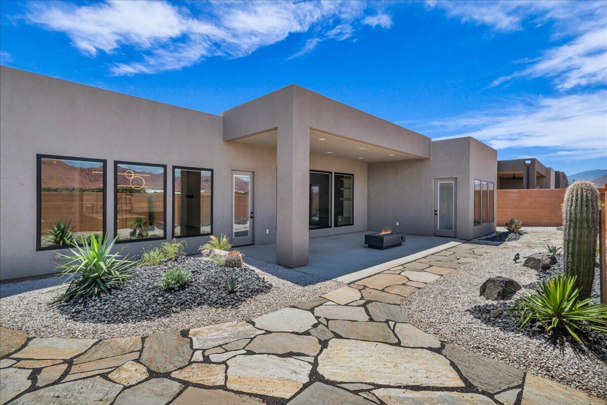 RED MOUNTAIN TERRACE - Residential