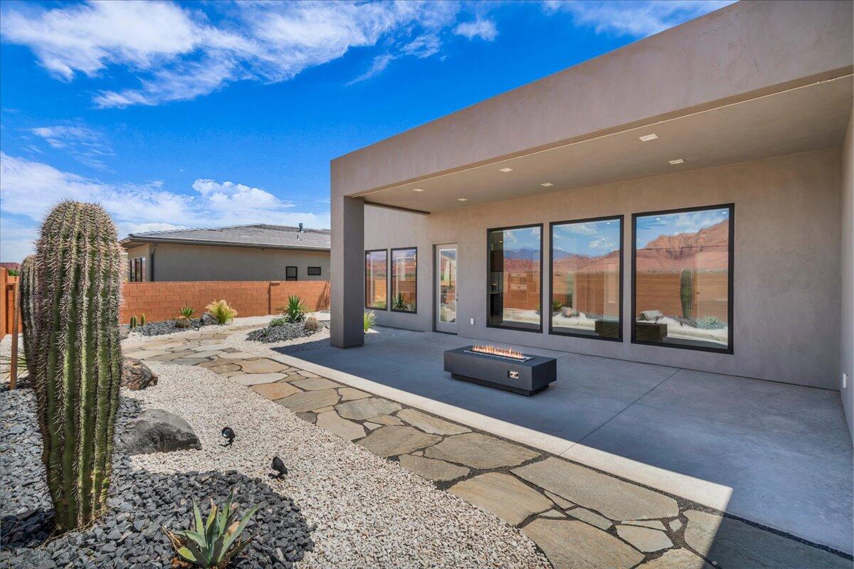 RED MOUNTAIN TERRACE - Residential