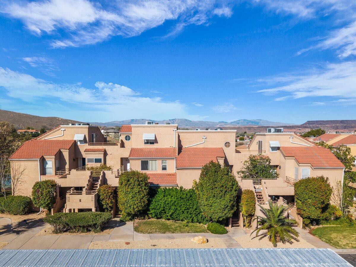 TAMARACK - ST GEORGE GOLF CLUB CONDOS - Residential