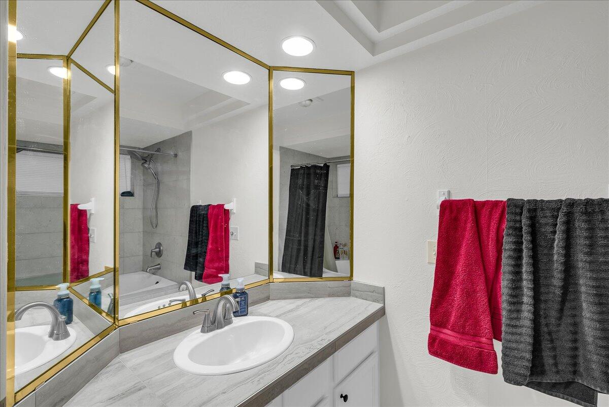 TAMARACK - ST GEORGE GOLF CLUB CONDOS - Residential