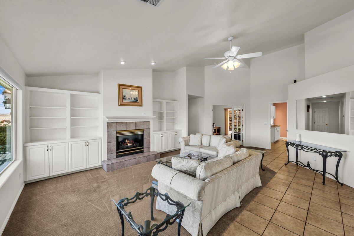 MIRAGE ESTATES - Residential