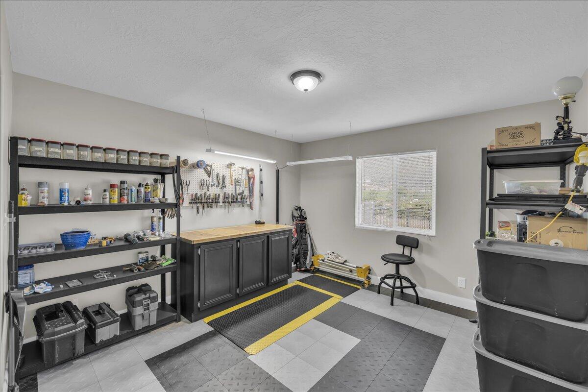 ALMOND HEIGHTS PARK - Residential