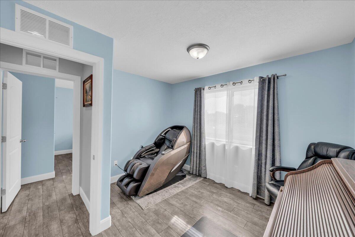 ALMOND HEIGHTS PARK - Residential