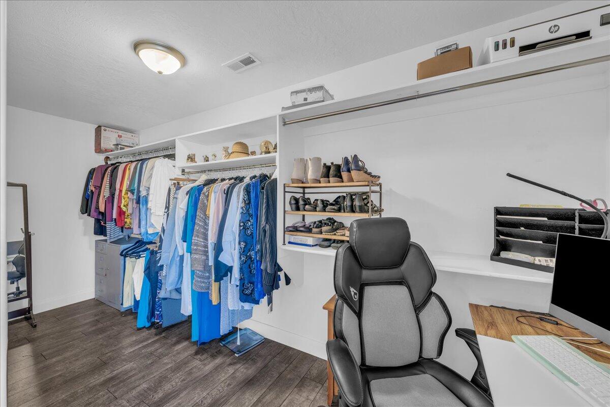 ALMOND HEIGHTS PARK - Residential