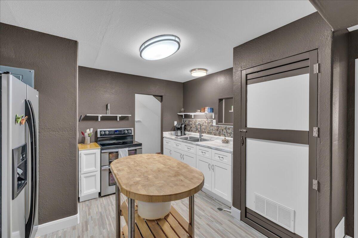 ALMOND HEIGHTS PARK - Residential