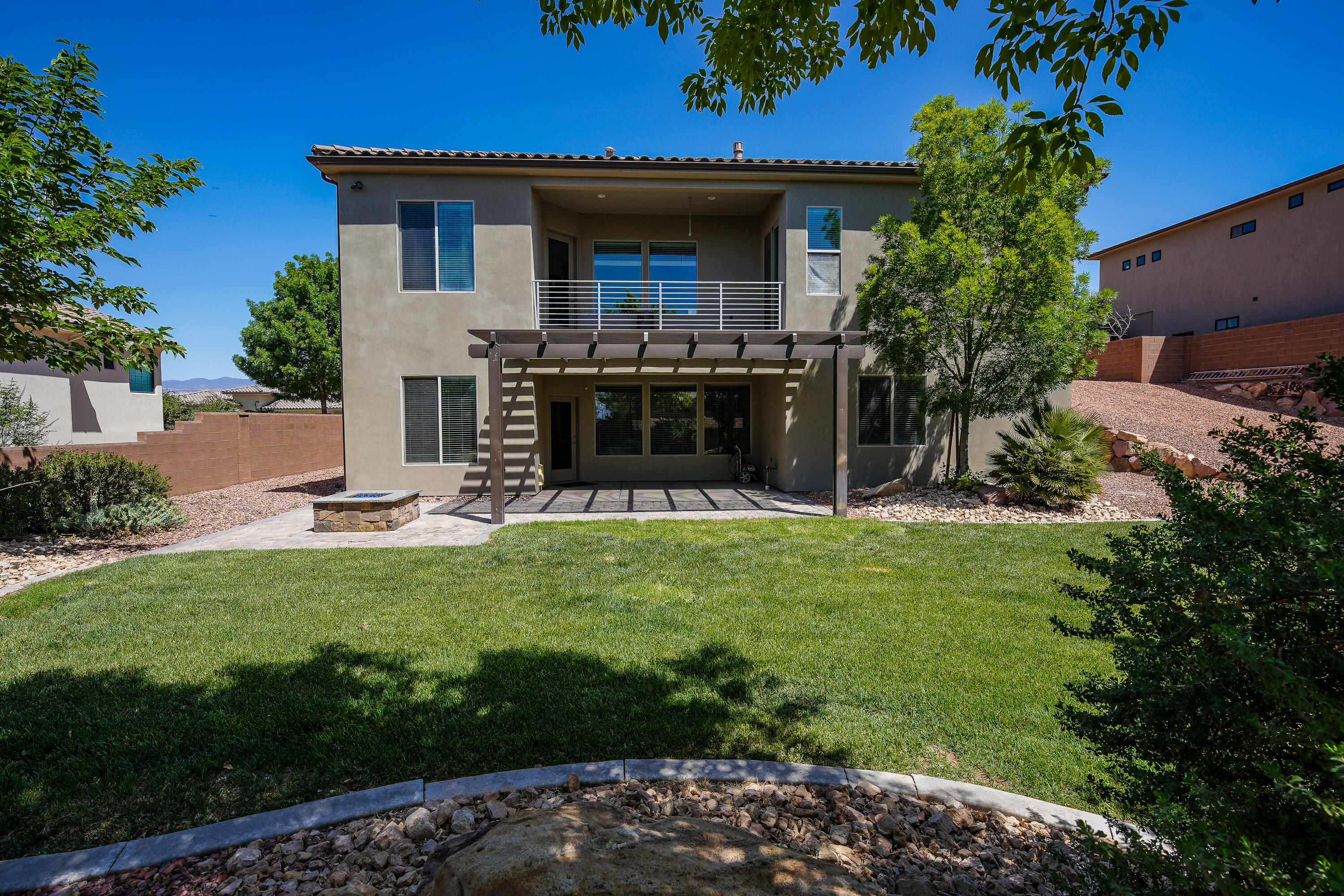 HIGH CHAPARRAL AT THE WASHINGTON BENCH - Residential