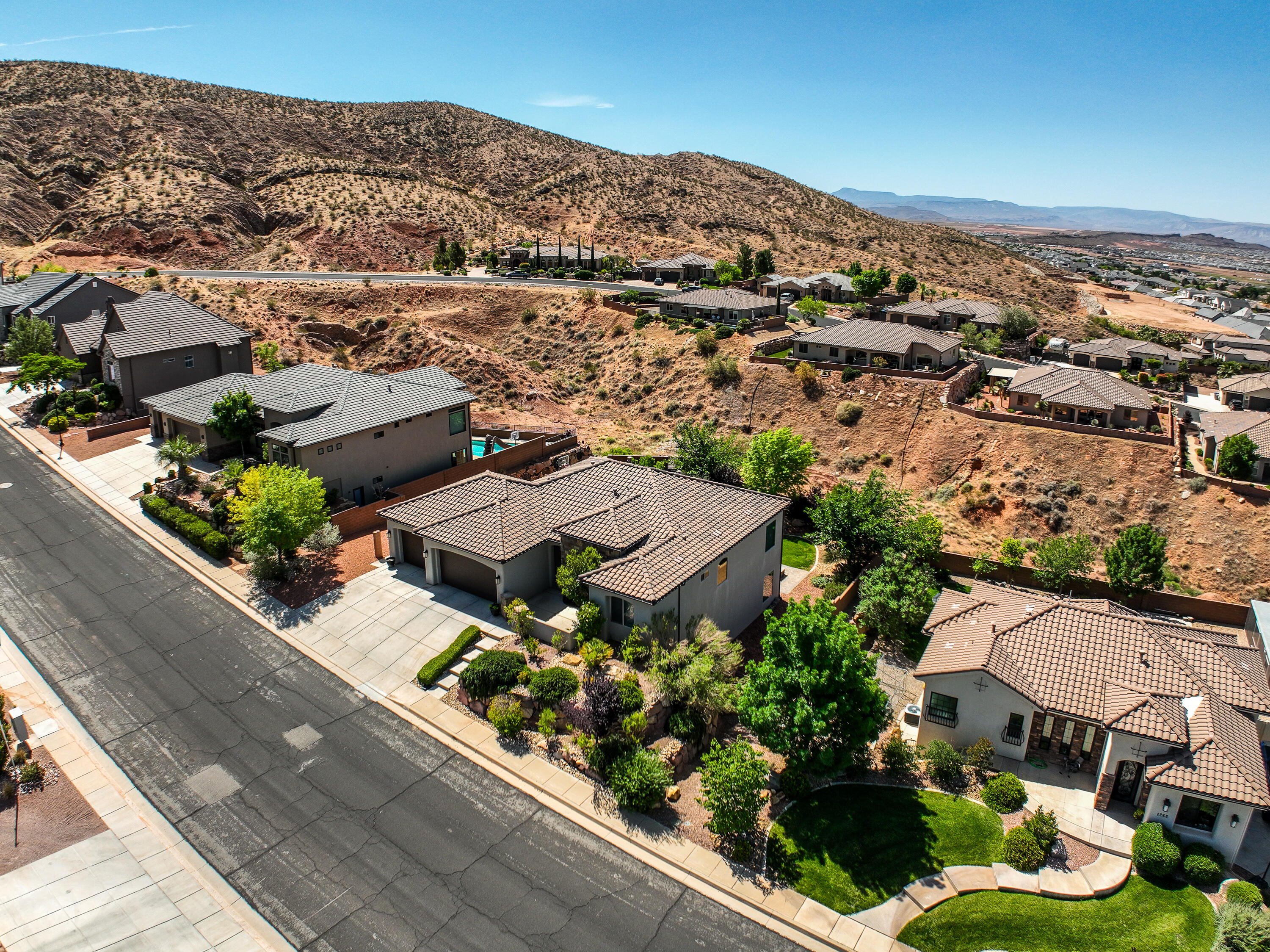HIGH CHAPARRAL AT THE WASHINGTON BENCH - Residential