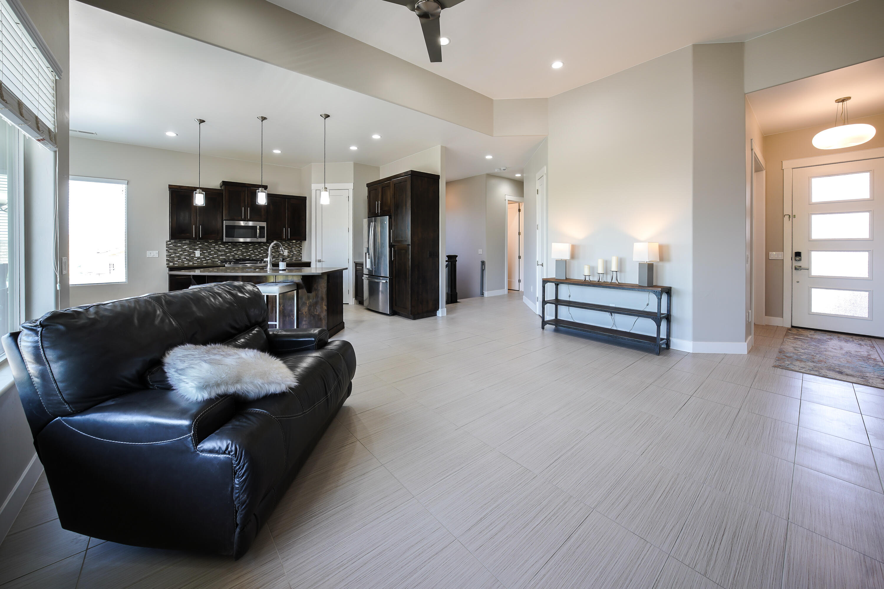 HIGH CHAPARRAL AT THE WASHINGTON BENCH - Residential