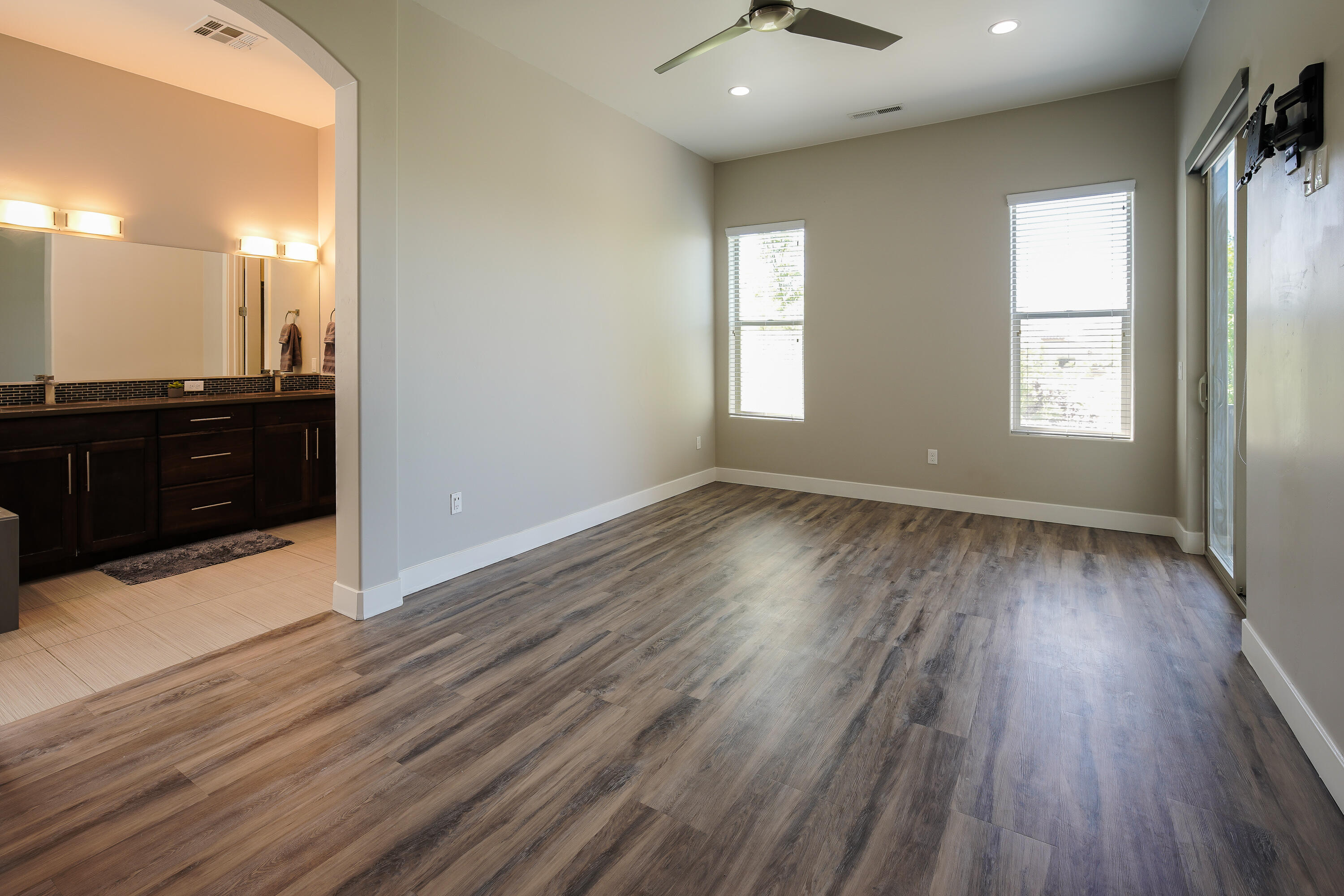 HIGH CHAPARRAL AT THE WASHINGTON BENCH - Residential