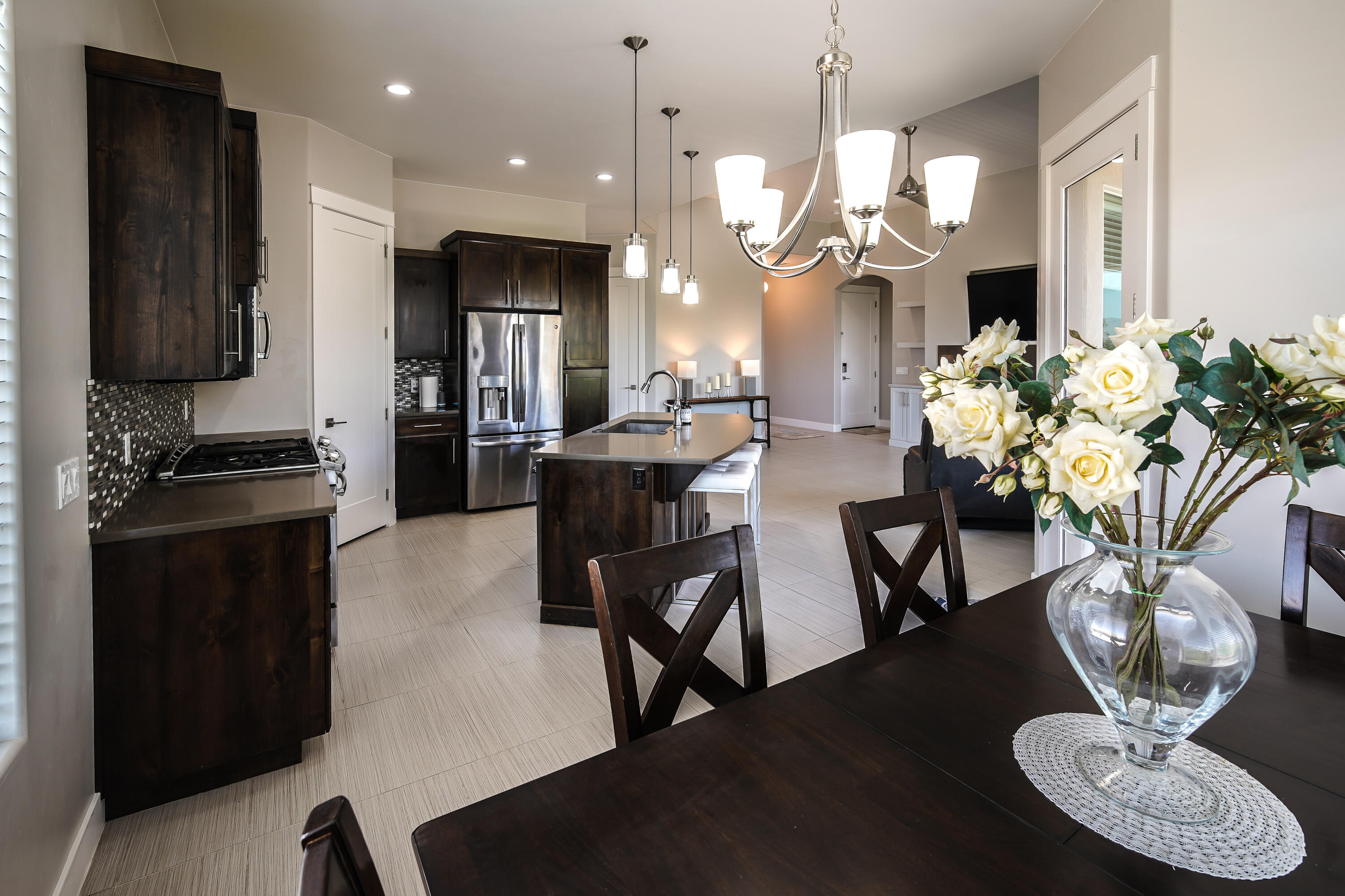 HIGH CHAPARRAL AT THE WASHINGTON BENCH - Residential