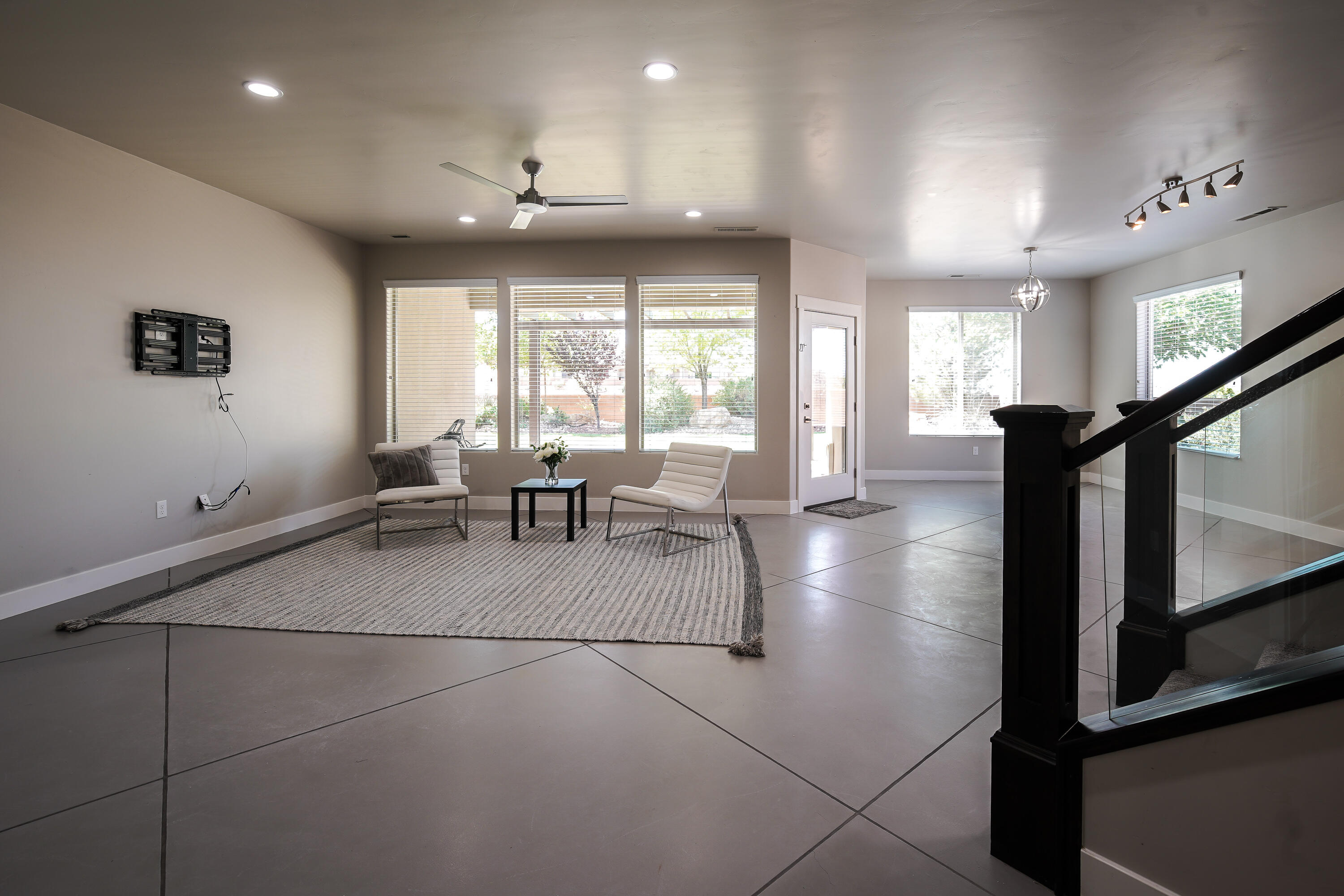 HIGH CHAPARRAL AT THE WASHINGTON BENCH - Residential