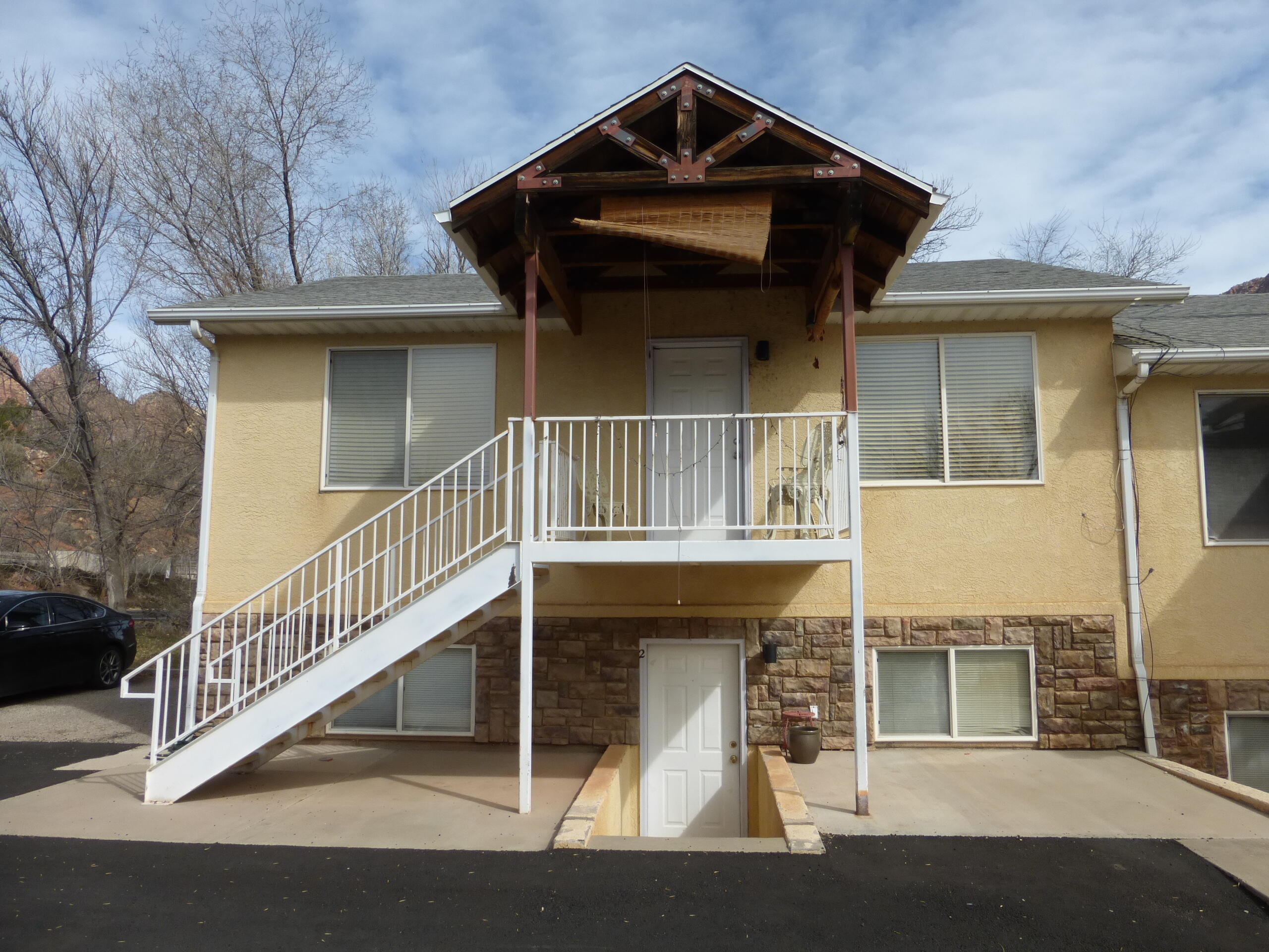 CANYON COTTONWOODS - Residential Income