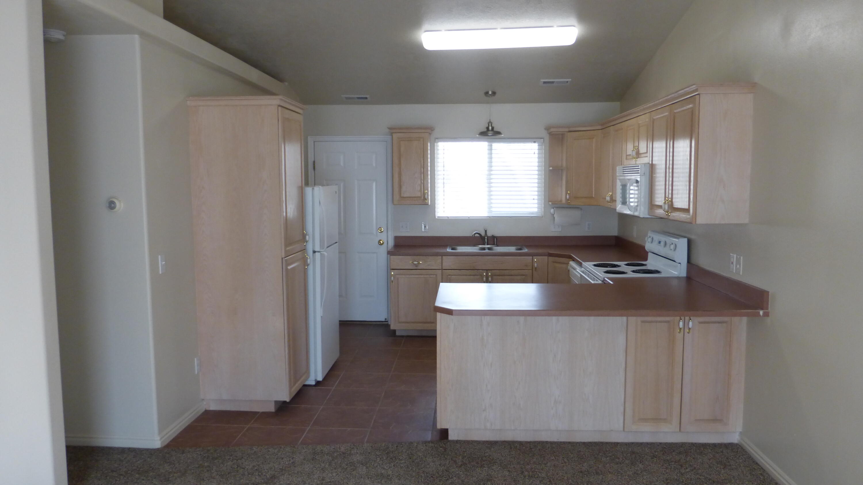 CANYON COTTONWOODS - Residential Income