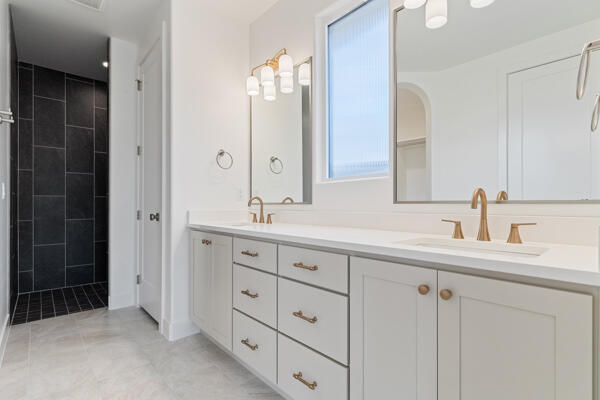 HERITAGE PLACE - Residential