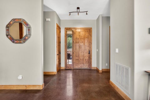 Tiny photo for 2907 Zuni CIR, Springdale, UT 84767 (MLS # 26-275681)