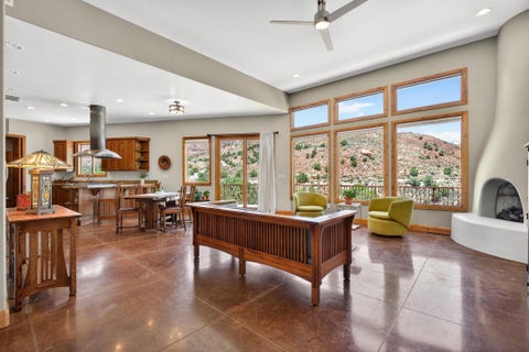 Tiny photo for 2907 Zuni CIR, Springdale, UT 84767 (MLS # 26-275681)