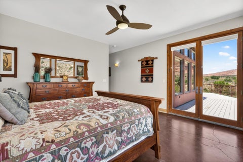 Tiny photo for 2907 Zuni CIR, Springdale, UT 84767 (MLS # 26-275681)
