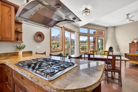 Tiny photo for 2907 Zuni CIR, Springdale, UT 84767 (MLS # 26-275681)