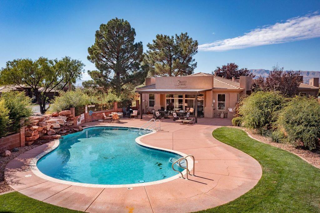EAGLE ROCK - Residential
