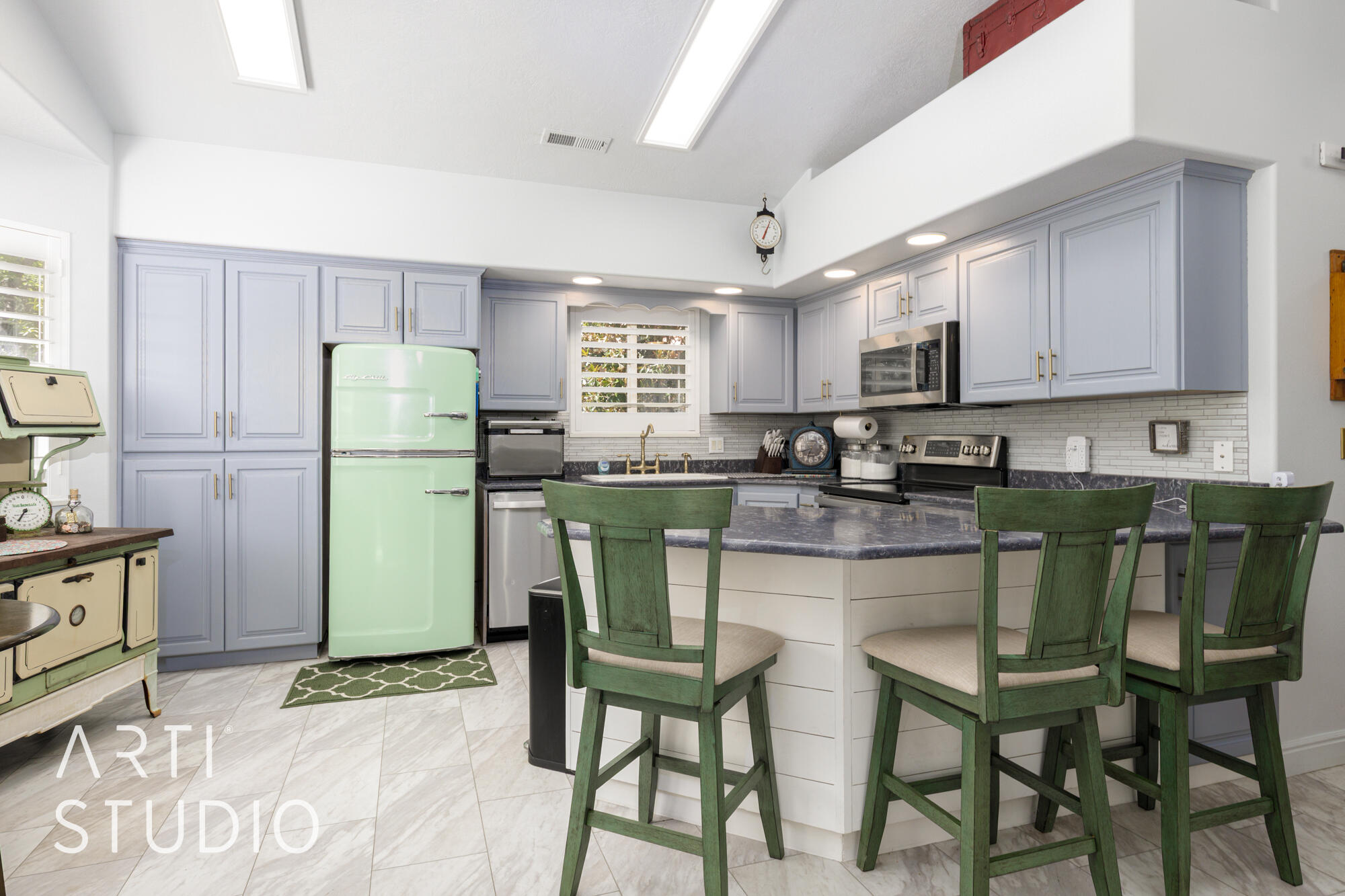 HARRISBURG LAKESIDE ESTATES - Residential