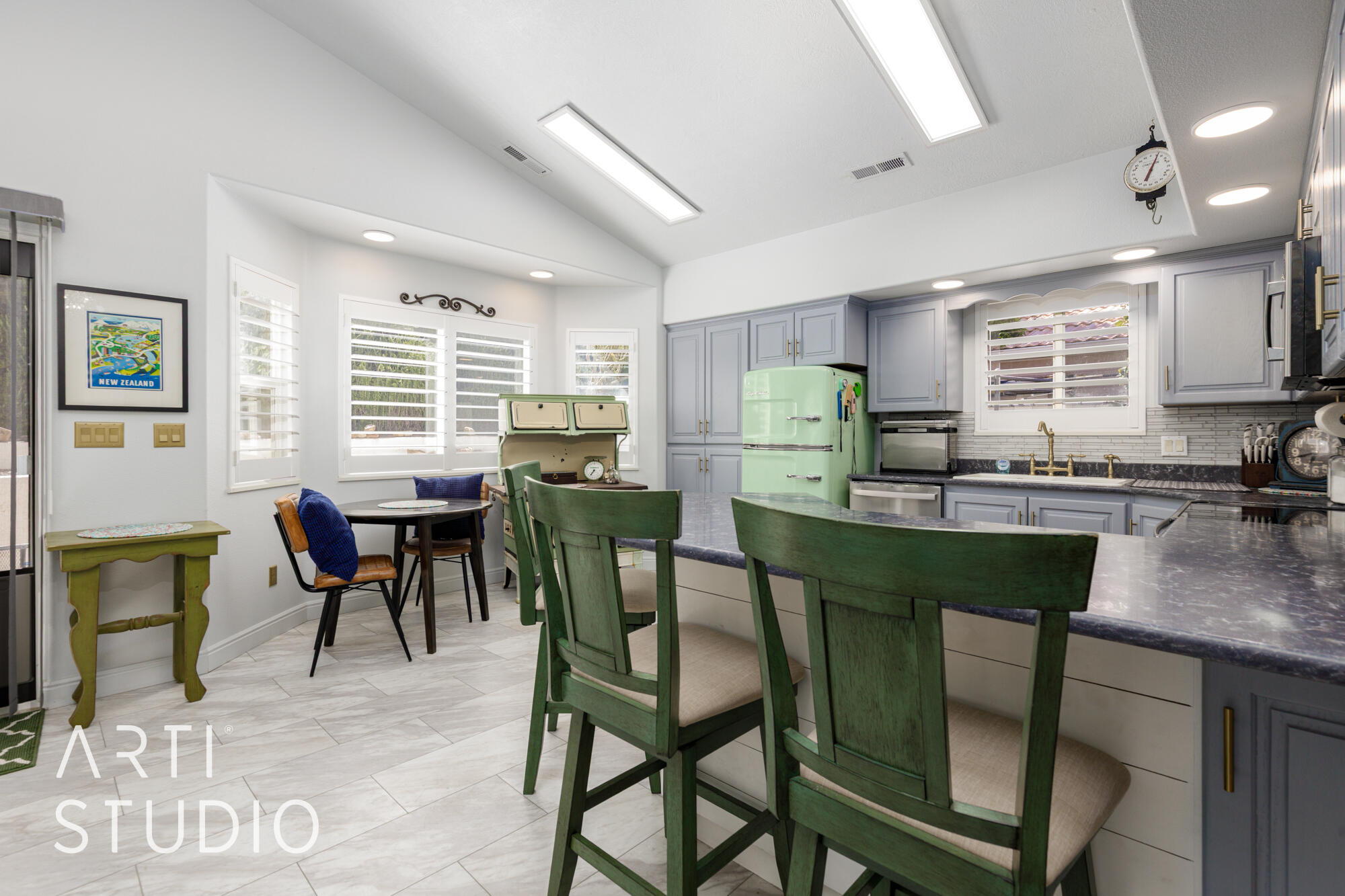 HARRISBURG LAKESIDE ESTATES - Residential