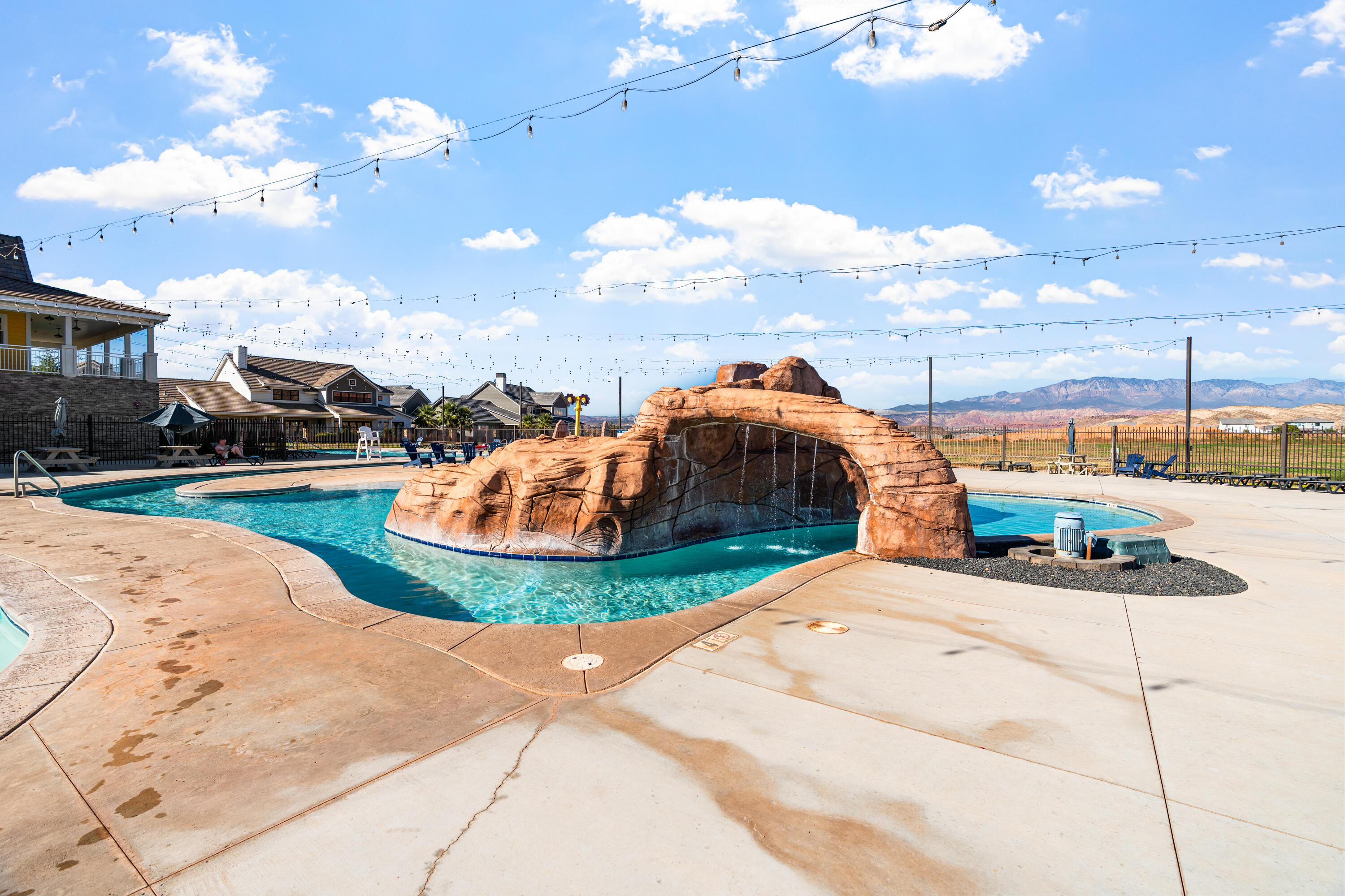 STUCKI FARMS - Residential