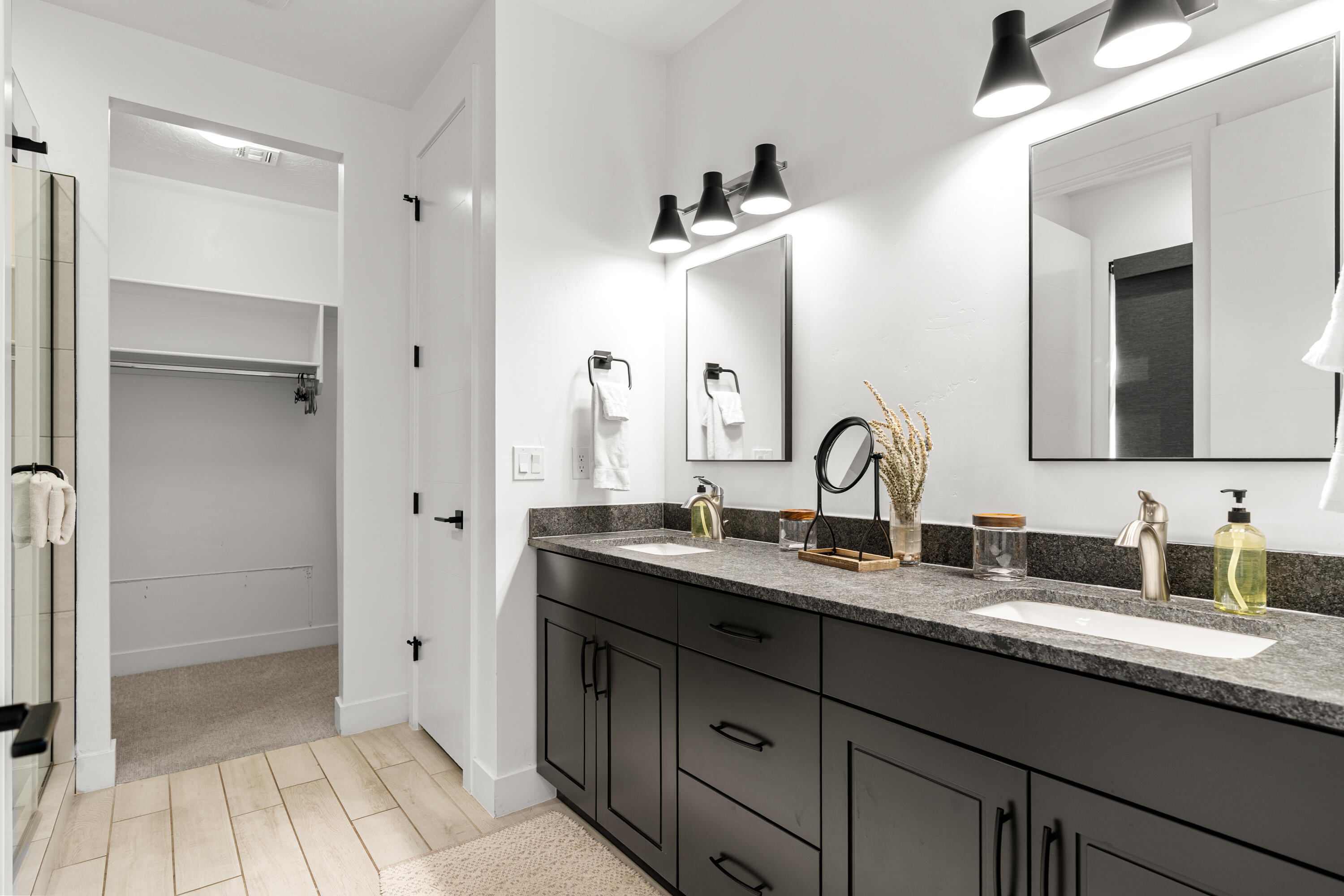 STUCKI FARMS - Residential