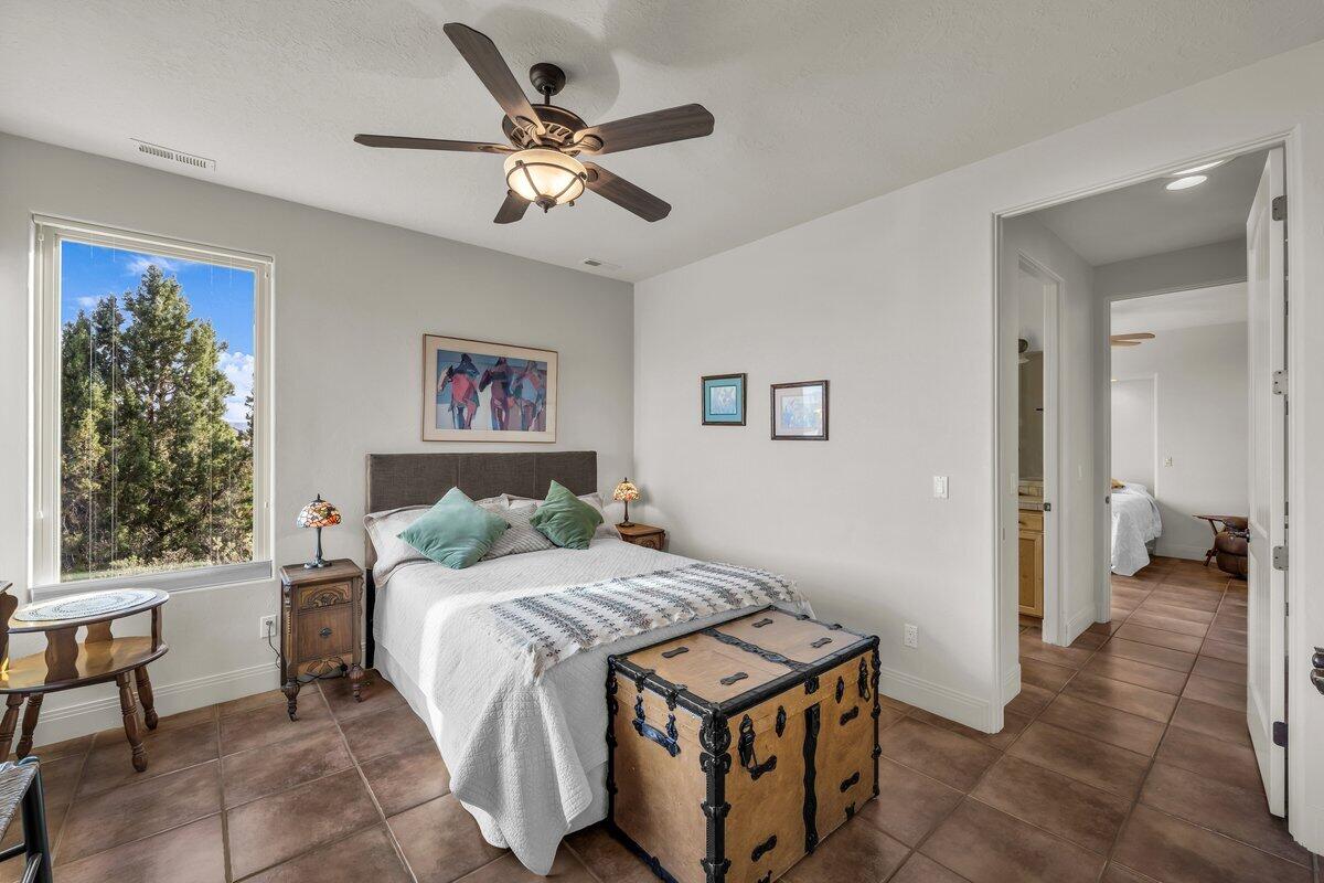 LEEDS TOWNSITE - Residential