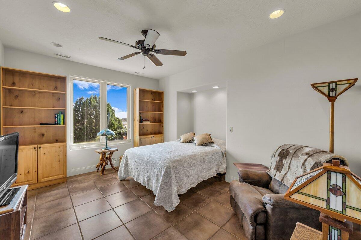 LEEDS TOWNSITE - Residential