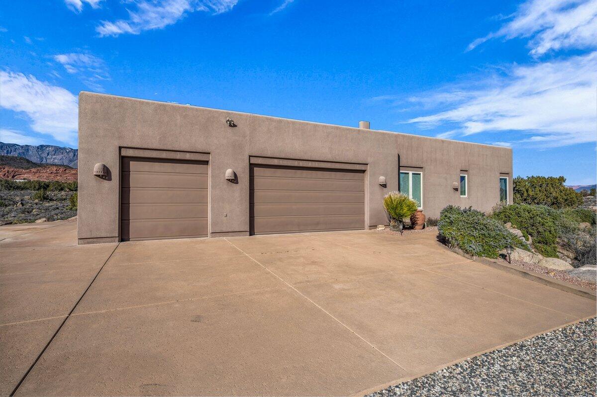 LEEDS TOWNSITE - Residential