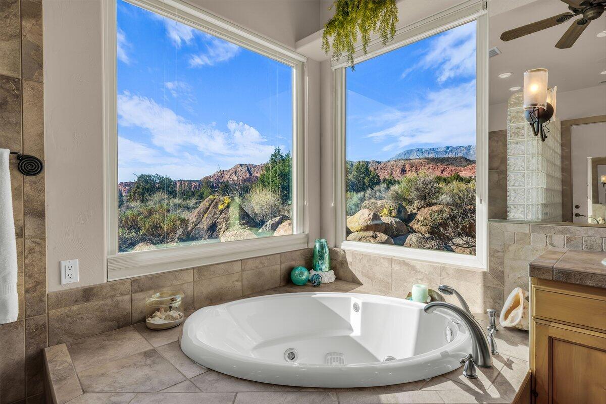 LEEDS TOWNSITE - Residential